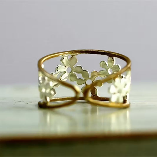 Daisy Flower Adjustable Ring